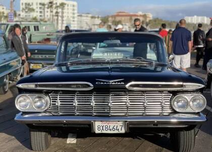 La de los "low riders", quienes modifican autos clásicos, es una manifestación estética de lo chicano. "No nos querían ver, pues vamos a hacernos muy obvios", dice Gradilla.