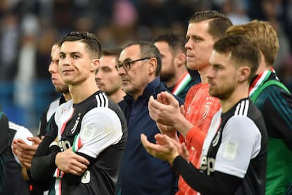 La decepción de CR7: se sacó la medalla y se mostró muy molesto en la entrega de premios