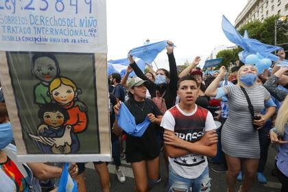 La decepción de los militantes pro vida tras el resultado de la votación en la cámara de diputados