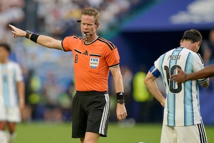 La decepción de Messi tras el gol