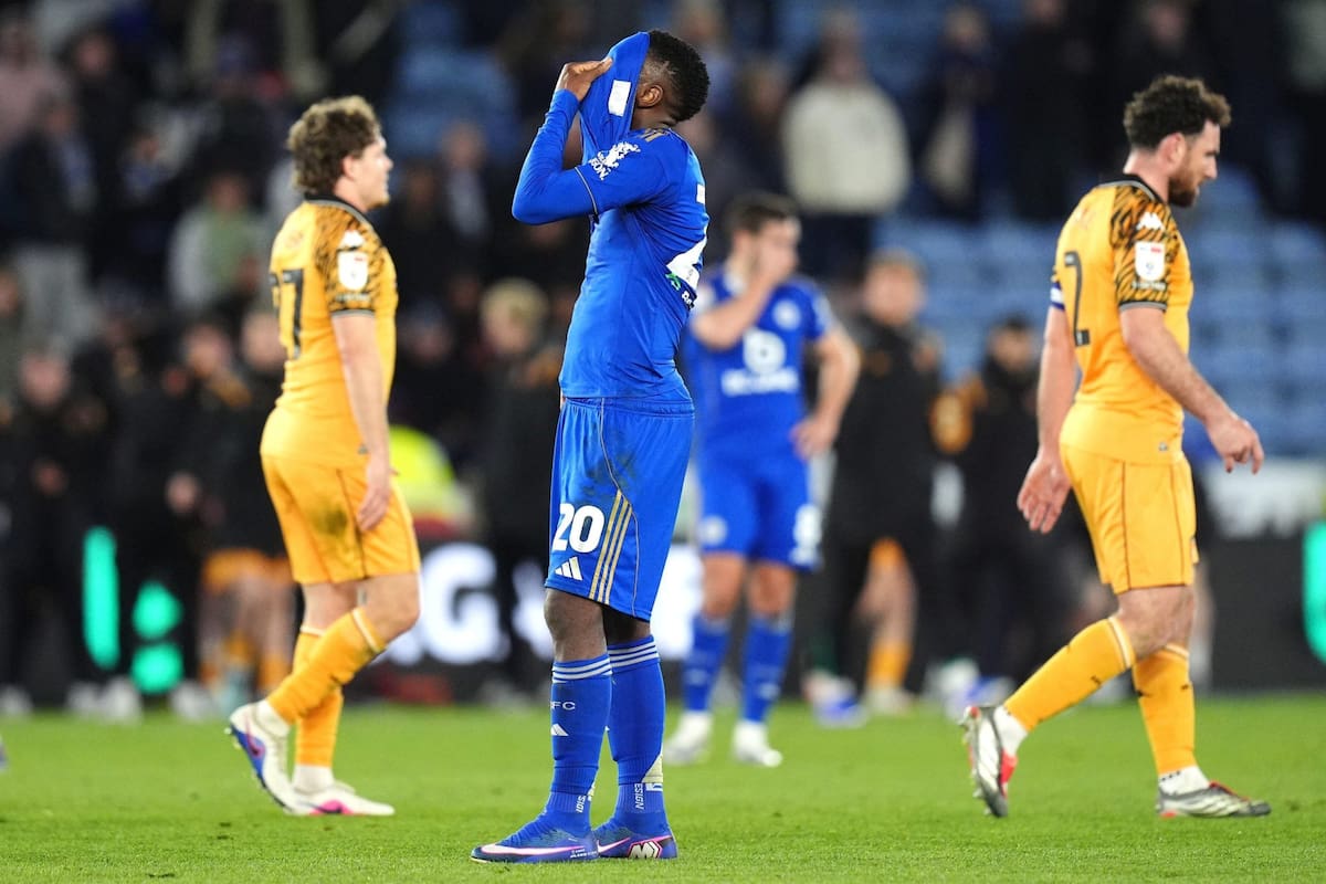 La decepción de Patson Daka tras el empate con Hull City y consumarse el descenso de Leicester