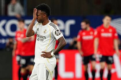 La decepción de Vinícius Junior, que marcó el gol de Real Madrid, pero recibió silbidos y su equipo perdió sobre la hora