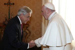 La decisión de Francisco se conoció tras un encuentro de media hora con el presidente chileno