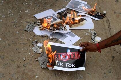 La decisión del gobierno indio de prohibir TikTok fue apoyada en las calles por algunas protestas contra la aplicación.