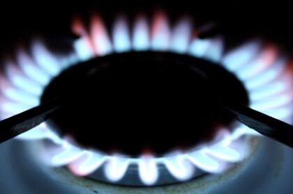 En el gas, solo el insumo está dolarizado, mientras que los segmentos de transporte y distribución están pactados en pesos
