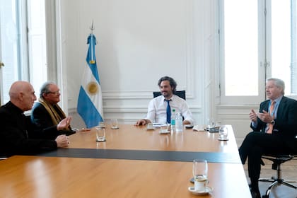 La decisión fue comunicada por el jefe de Gabinete, Santiago Cafiero, en un encuentro que mantuvo, en la Casa Rosada, con las máximas autoridades de la Conferencia Episcopal Argentina