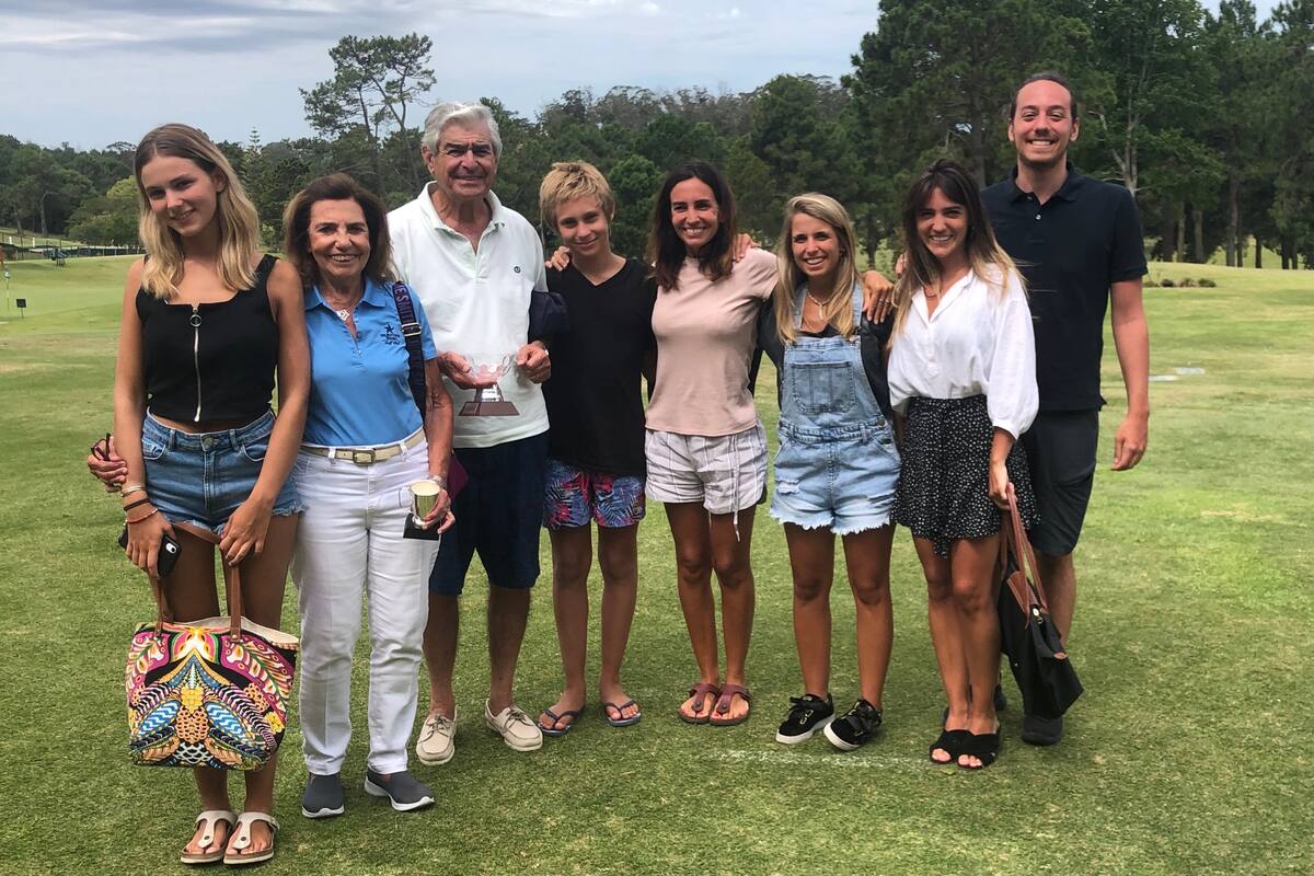 La dedicatoria de Vicky, Juli, Lucas y todos los "Primonos" para los abuelos Marina y Alfred