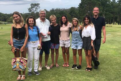 La dedicatoria de Vicky, Juli, Lucas y todos los "Primonos" para los abuelos Marina y Alfred