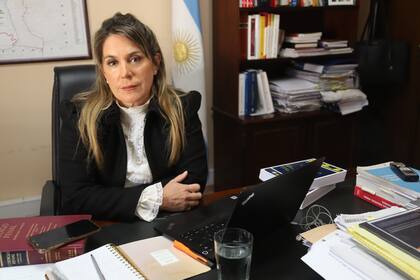 La defensora pública Clarisa Galán, en su despacho de la ciudad de Salta