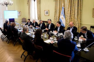 El Gobierno sigue los movimientos en el PJ, pero piden no descuidar la gestión