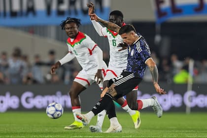 La definición de Enzo Fernández ante Burkina Faso