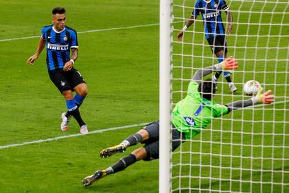 La definición de Lautaro Martínez para el segundo gol de Inter en la victoria 2-1 sobre Sampdoria