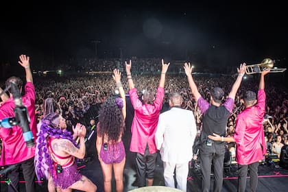 La Delio Valdez se despide de las casi 10.000 personas que fueron a su show en Obras