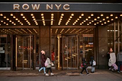 La demanda contra Nueva York por sus políticas "santuario" para migrantes