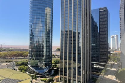 La demanda de oficinas es sólida, y respecto a las zonas, Catalinas es una de las vedettes
