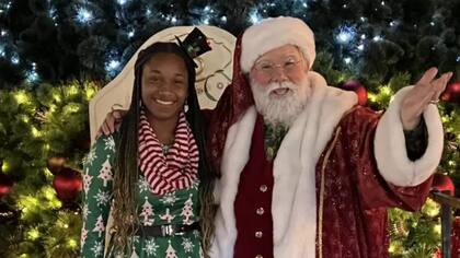 La demanda de servicios de videollamada con los Santas se incrementó, especialmente durante 2020, aunque dice que este año la gente está buscando una experiencia “más tradicional”.