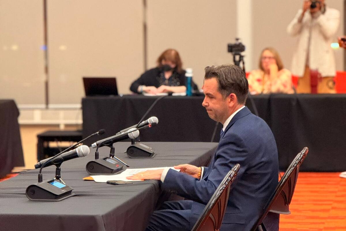 La demanda sostiene que el despido fue un intento del alcalde Fulop por mantener el favor político de los sectores progresistas de cara a una posible candidatura a gobernador en 2025