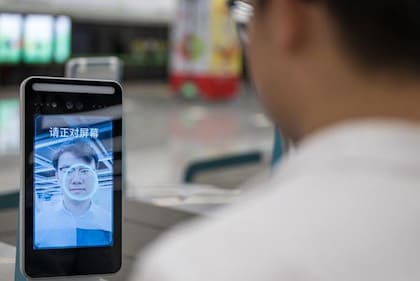 Algunos periodistas están cambiando el reconocimiento facial por una clave para complicar el acceso del FBI a sus datos