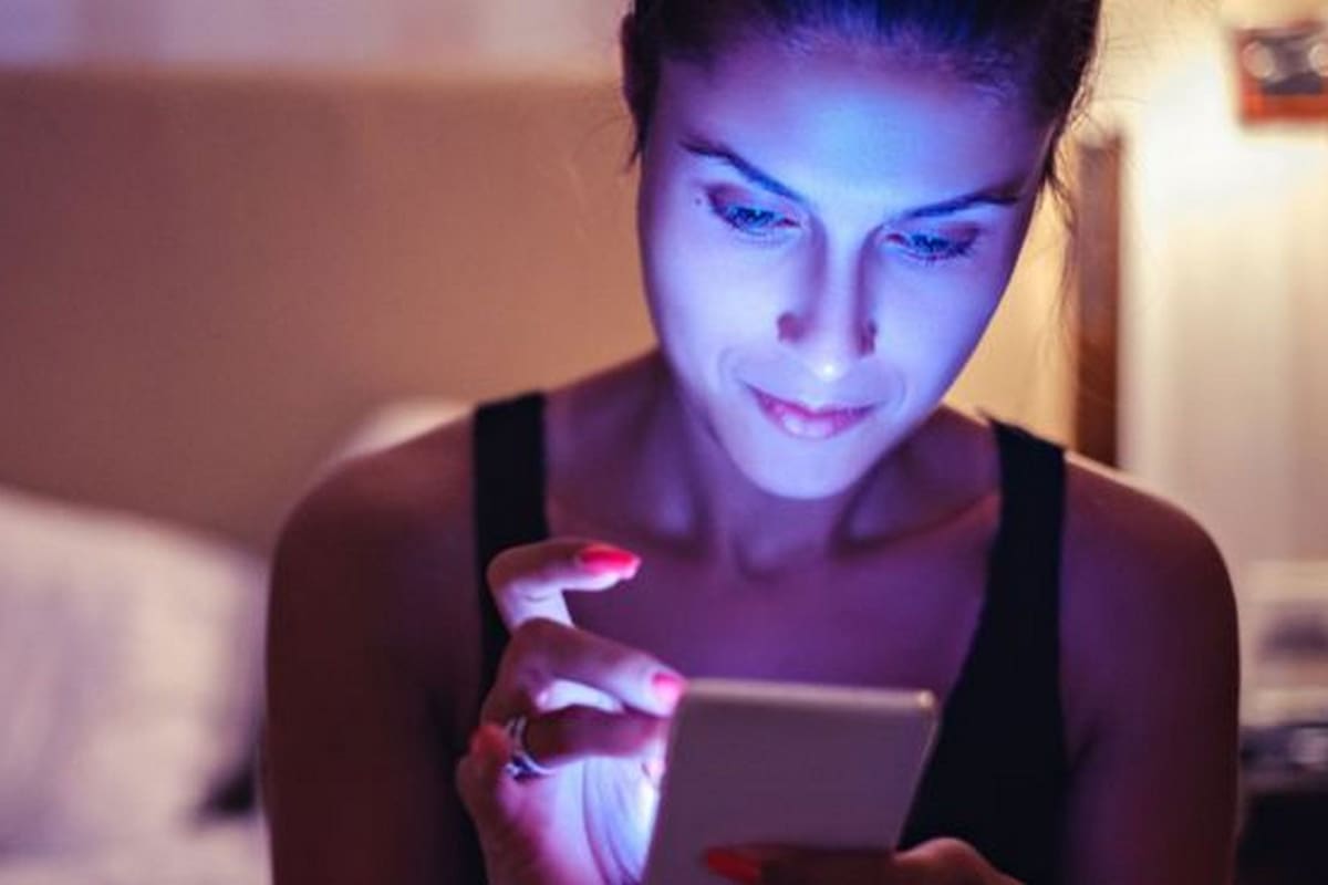 La dependencia al celular es cada vez más habitual entre adultos y jóvenes de todo el mundo