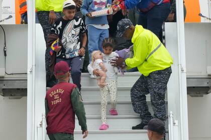 La deportación deja a hijos ciudadanos en una encrucijada: exilio o abandono