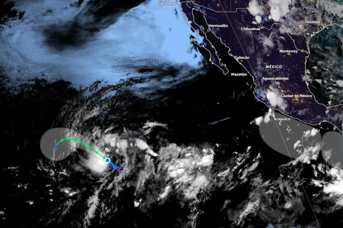 La depresión tropical One-E, que constituye la primera formación ciclónica de la temporada en el Océano Pacífico oriental, continúa fortaleciéndose en mar abierto