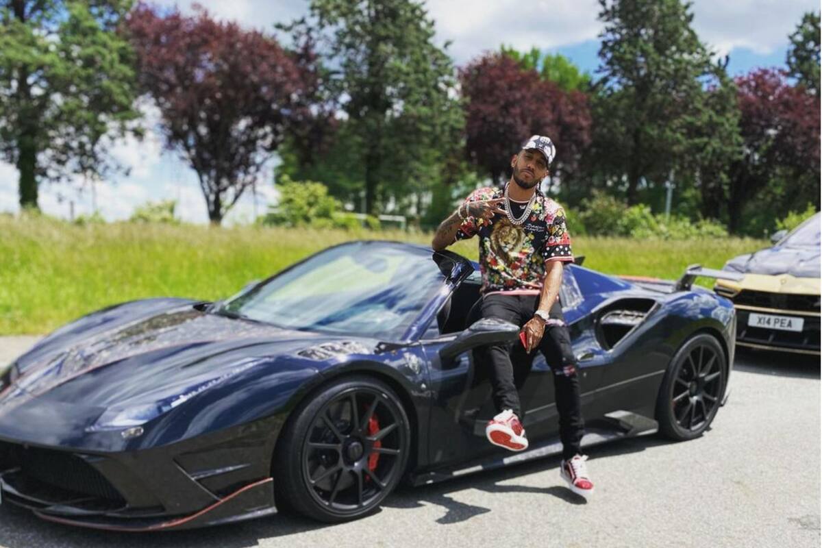 La desagradable sorpresa que se llevó Pierre-Emerick Aubameyang cuando fue a buscar su Ferrari al aeropuerto de Barcelona (Foto/Instagram: @auba)