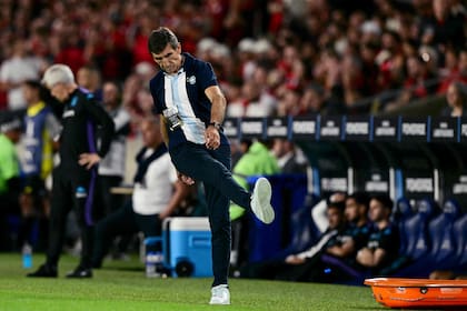 La desazón de Gustavo Costas en la derrota a manos de Flamengo en Río de Janeiro; no obstante, el director técnico confía en que Racing pasará a la final de la Copa Libertadores.