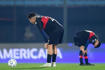 La desazón de Tigre, que pese al hombre menos salió a buscar el milagro de los dos goles necesarios para igualar la serie, algo de lo que quedó muy lejos.