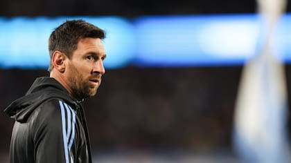 La despedida de Lionel Messi promete una noche de emociones fuertes en el estadio Monumental
Lionel Messi