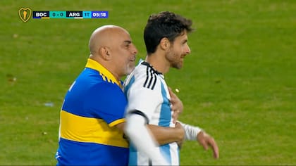 La despedida de Riquelme: Chicho Serna y una forma bromista de intentar marcar a Pablo Aimar