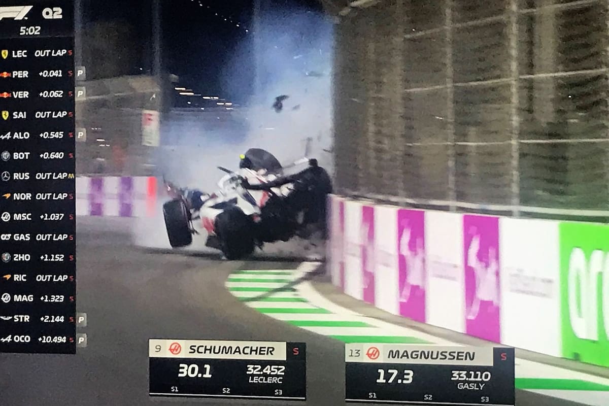 La destrucción del Haas de Mick Schumacher, luego de una mala maniobra en el circuito de Arabia Saudita
