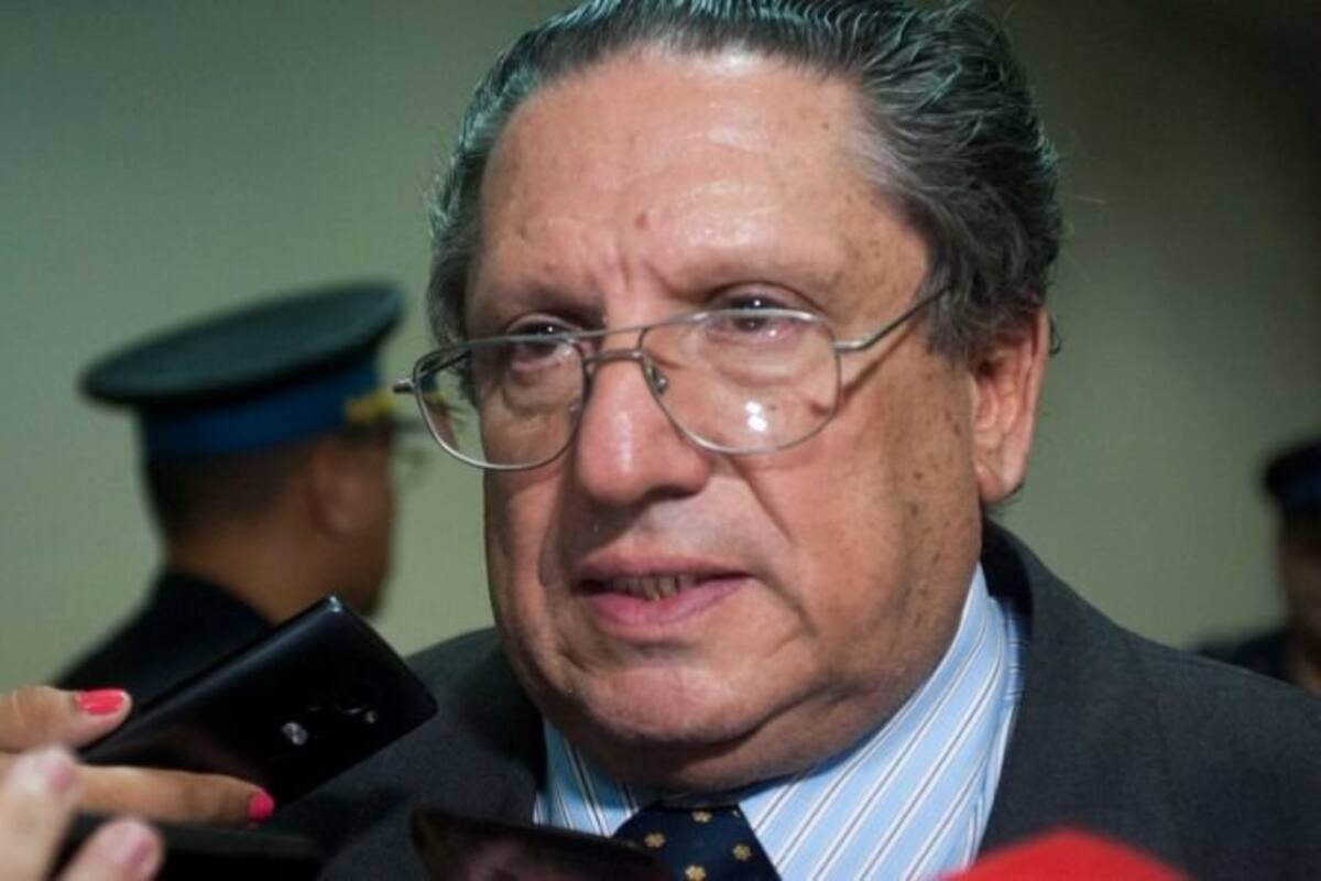 La detención correspondía a una investigación en la que Solá Torino fue encontrado culpable de recibir una coima de un narcotraficante, y por ese motivo recibió condena de seis años de prisión el 8 de marzo de 2016 en el Tribunal Oral en lo Criminal Federal.