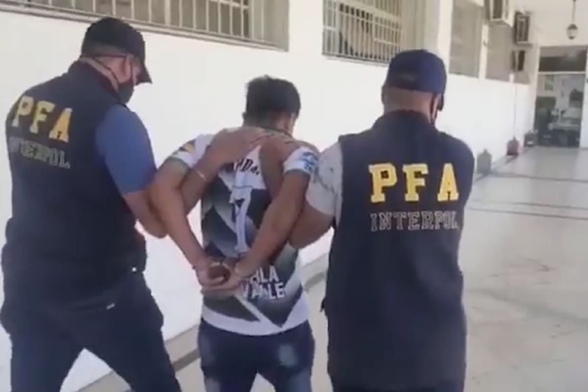 La detención de Daniel Álvarez Valdivia, acusado de participar del secuestro y asesinato de Asunta García Siles, ocurrido el 18 de abril de 2015 en Tarata, Bolivia