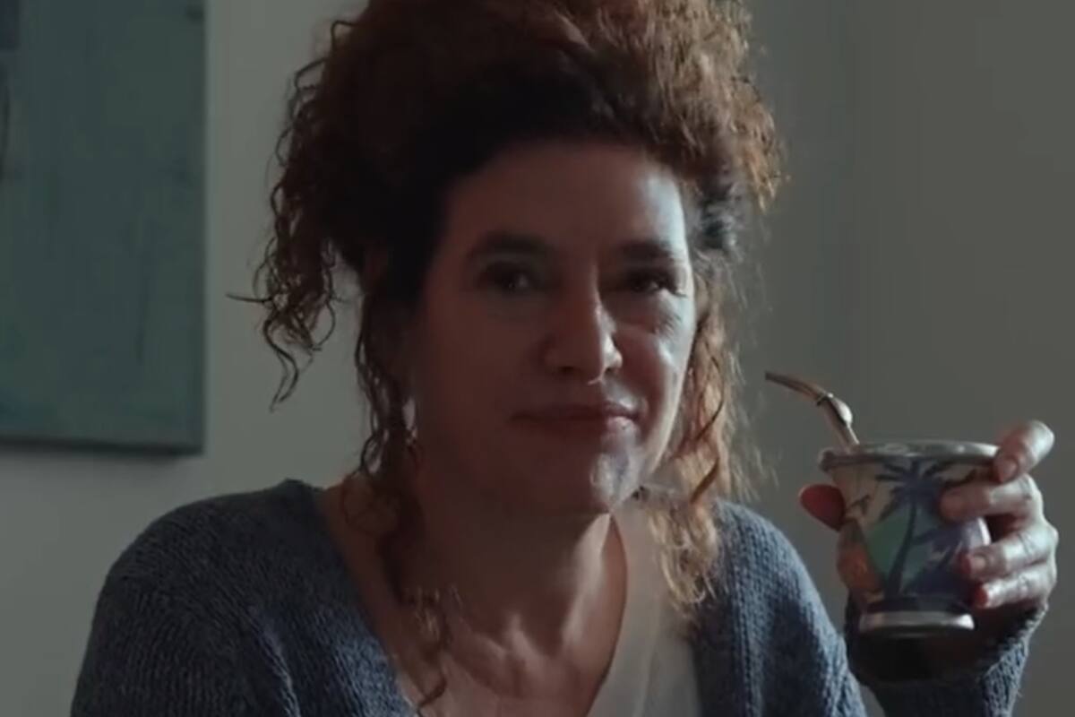 “La deuda que tomó el gobierno anterior le hizo mucho daño a la Argentina”, señala la pieza audiovisual