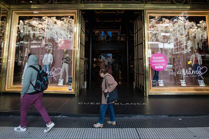 La devaluación generó un escenario de precios dispares; las grandes marcas imponen sus ofertas y las más pequeñas pierden poder