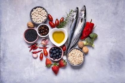 La dieta mediterránea emerge como modelo nutricional preferido, que demuestra una reducción significativa en enfermedades cardiovasculares, diabetes y procesos neurodegenerativos