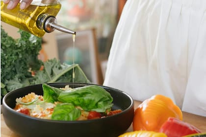 La dieta mediterránea es considerada una de las más beneficiosas para la salud integral por sus efectos positivos sobre el corazón, el metabolismo y el bienestar general