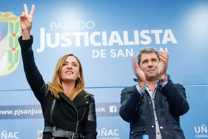 La diputada Victoria Tolosa Paz, con agenda partidaria en el interior del país, junto al sanjuanino Sergio Uñac