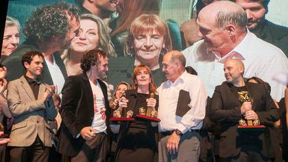 La directora Corina Fiorillo protagonizó uno de los momentos más emotivos de la noche; además, se alzó con el ACE de Oro