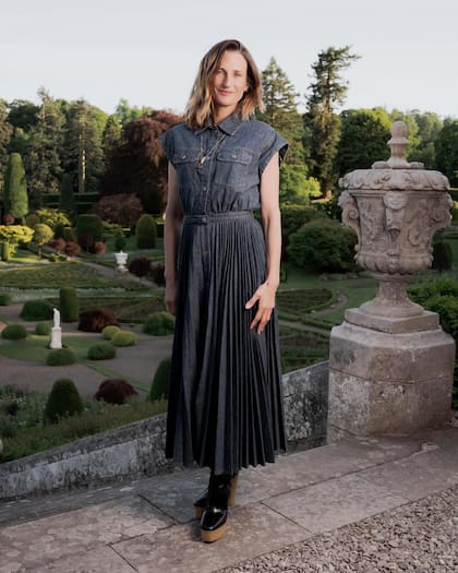 La directora creativa de la maison, Maria Grazia Chiuri, apostó al tartán en la nueva colección Crucero 2025.