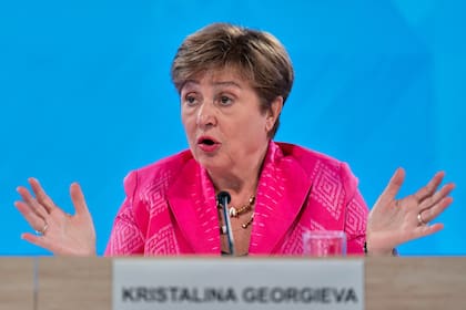 La directora del FMI, Kristalina Georgieva, ¿hace recomendaciones o se las atribuyen?