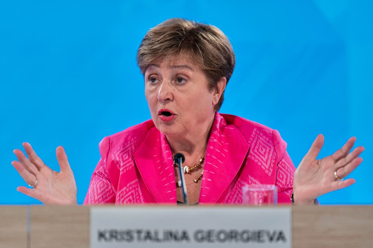 La directora gerenta del Fondo Monetario Internacional (FMI), Kristalina Georgieva, habla durante una conferencia de prensa en la sede del organismo en Washington