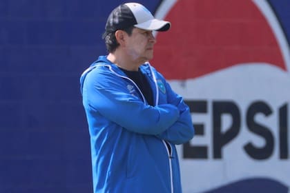 La dirigencia de Guatemala debe decidir que ocurrirá con Luis Fernando Tena