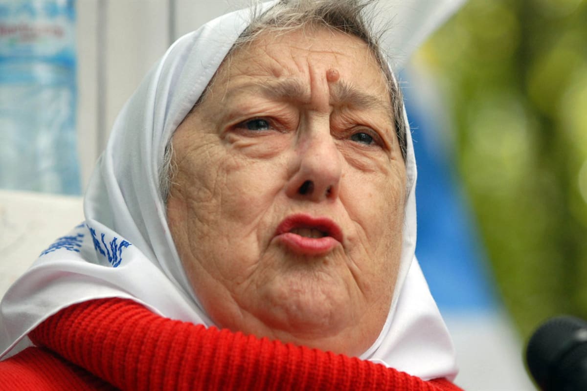 La dirigente de Madres se manifestó en el interior de la Casa de Chubut; el lonko lleva 20 días de huelga de hambre