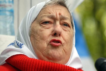 La dirigente de Madres se manifestó en el interior de la Casa de Chubut; el lonko lleva 20 días de huelga de hambre