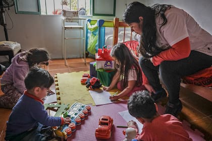 La disciplina positiva es un enfoque educativo y filosófico que promueve el respeto y el bienestar tanto en el aula como en el hogar