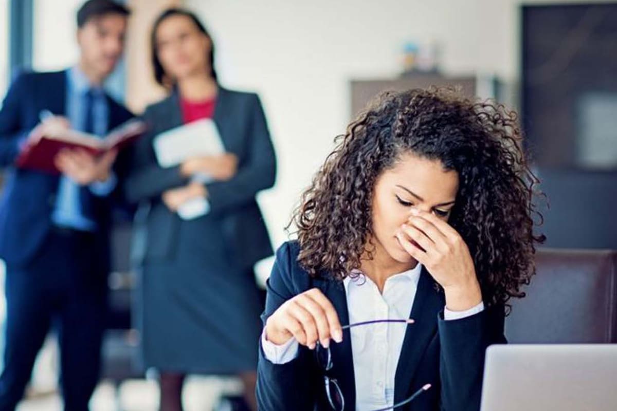 La discriminación laboral por edad no solo afecta a las personas mayores.