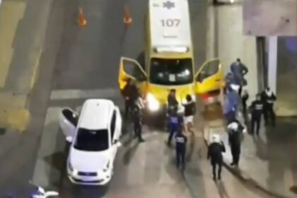 La discusión entre policias y los amigos de Blas Correas, cuando el joven ya había sido baleado