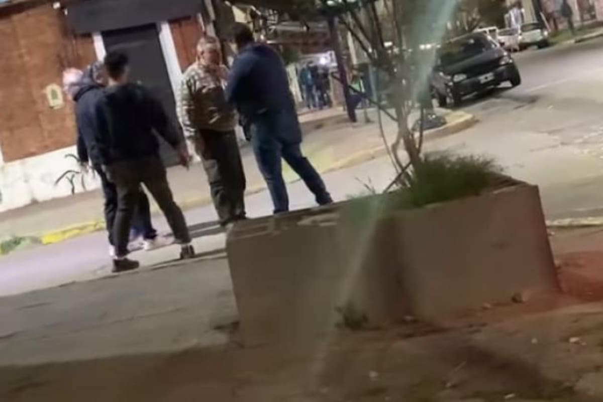 La discusión terminó con uno de los hombres inconsciente en el suelo