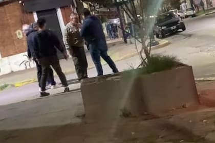 La discusión terminó con uno de los hombres inconsciente en el suelo